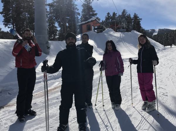 Okulumuz Öğretmenlerinin Kayak Etkinliği